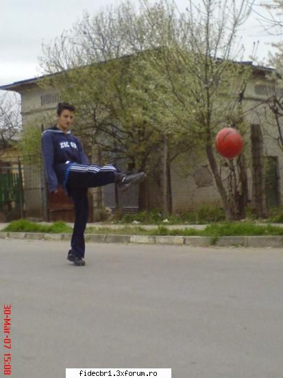 eu ... teroristu' .. .. alcolistu' ...  :rotfl: poze